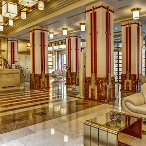 Majestic Plaza מלון