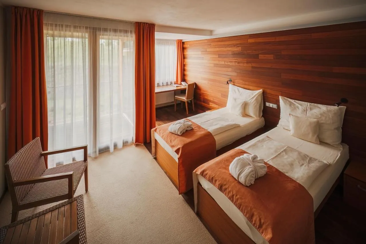 Park Holiday Congress & Wellness Hotel Prague