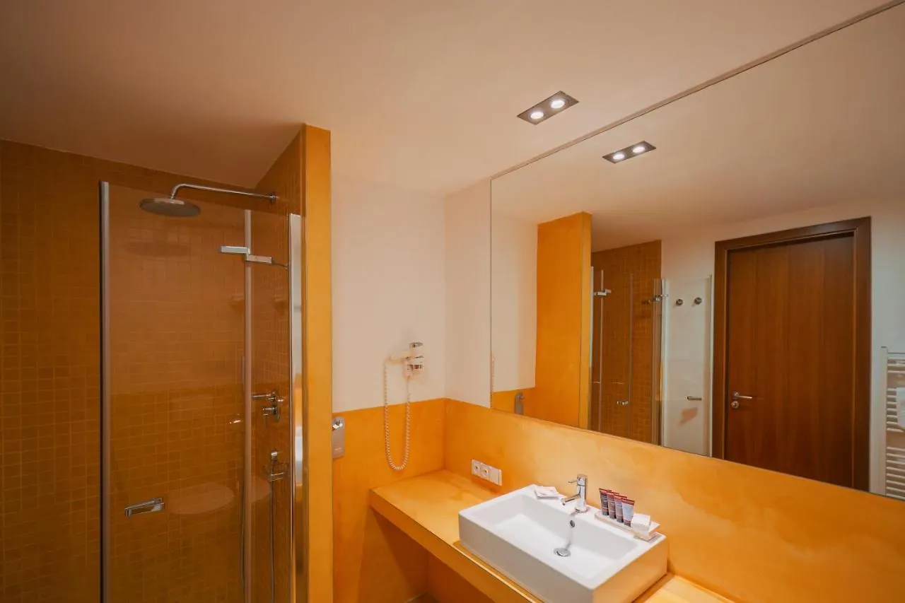 Park Holiday Congress & Wellness Hotel Prague
